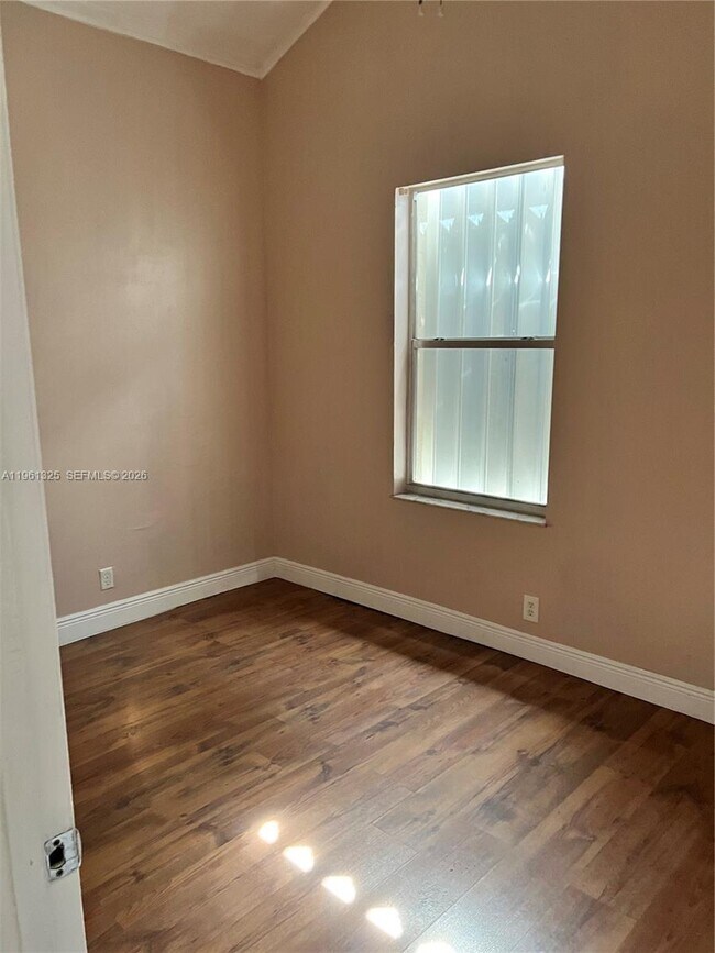 Building Photo - 410 N 58th Ave