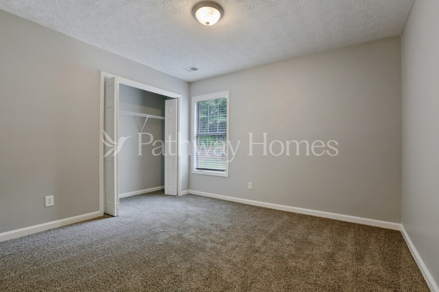 Building Photo - 762 Bostonian Way SW