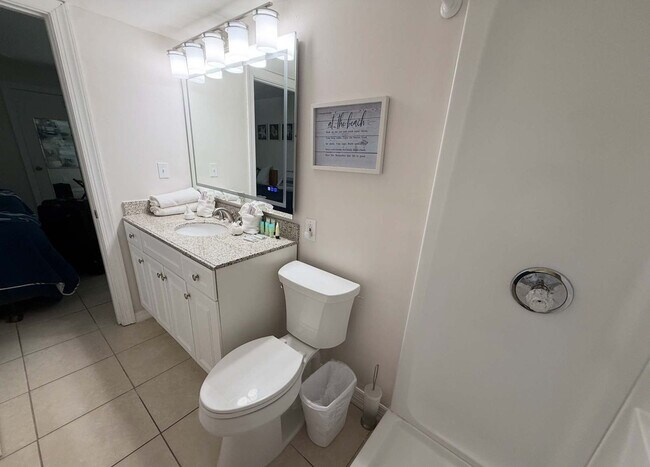 Building Photo - 5600 Bonita Beach Rd SW