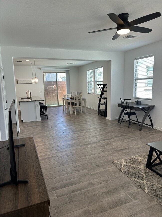 Building Photo - 25238 N 142nd Dr