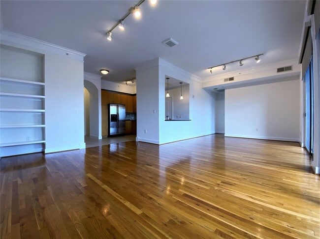 Building Photo - 3333 Allen Pkwy