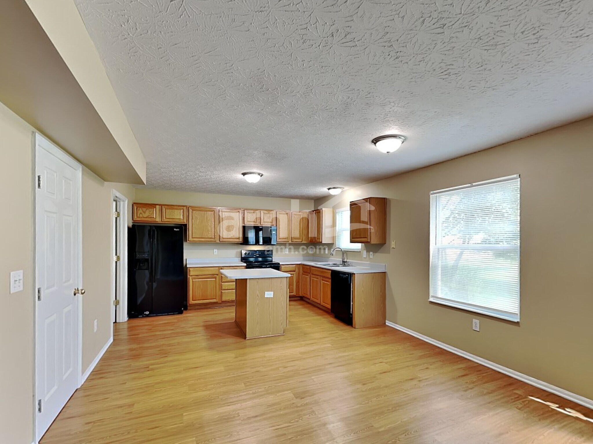 Building Photo - 6083 Weber Oaks Dr