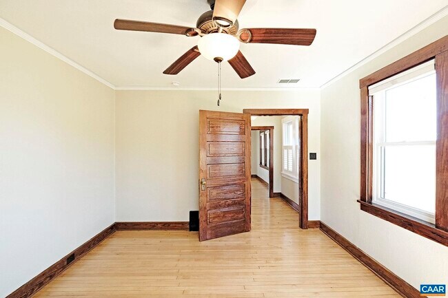 Building Photo - 4577 Stony Point Rd