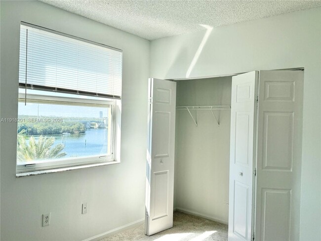 Building Photo - 17100 N Bay Rd