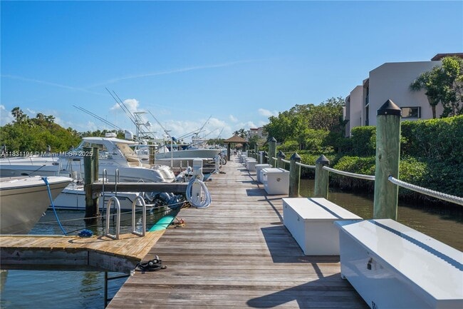 Building Photo - 6204 Paradise Point Dr