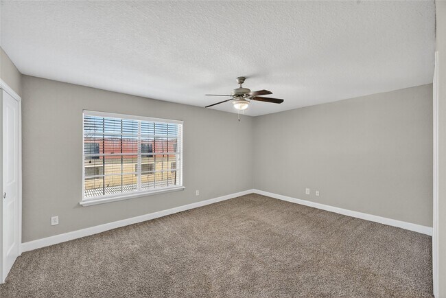 Building Photo - 4101 E NASA Pkwy