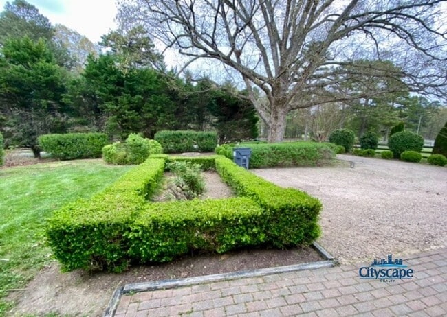 Building Photo - HISTORIC FARMHOUSE ON AN ACRE IN MANAKIN