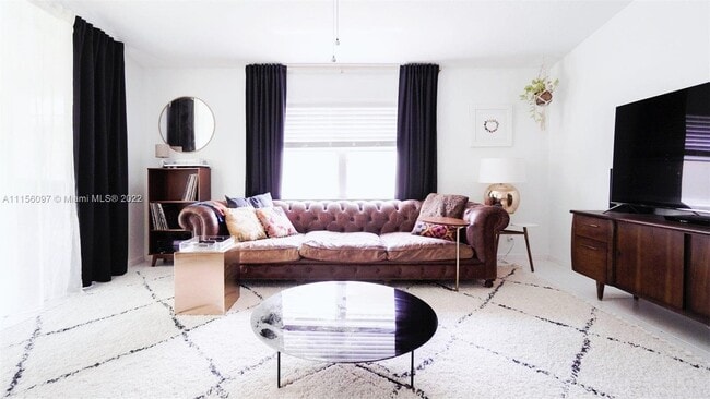 Building Photo - 5449 Grande Palm Cir