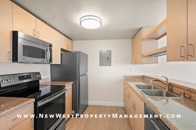Building Photo - Light and Bright Little Italy 2-Bedroom at