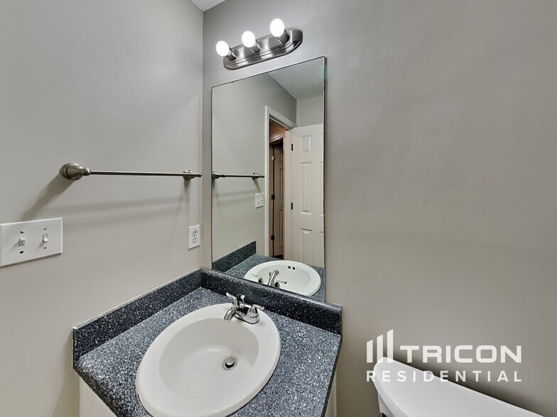 Building Photo - 118 Valleydale Dr