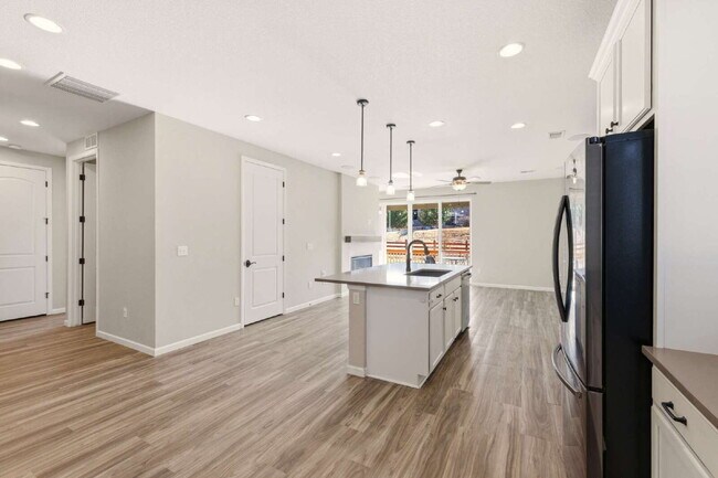 Building Photo - Modern 3-Bed 2-Bath Home in Cherry Creek School District!