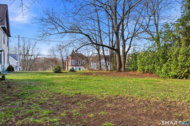 Building Photo - 43 Dunham St