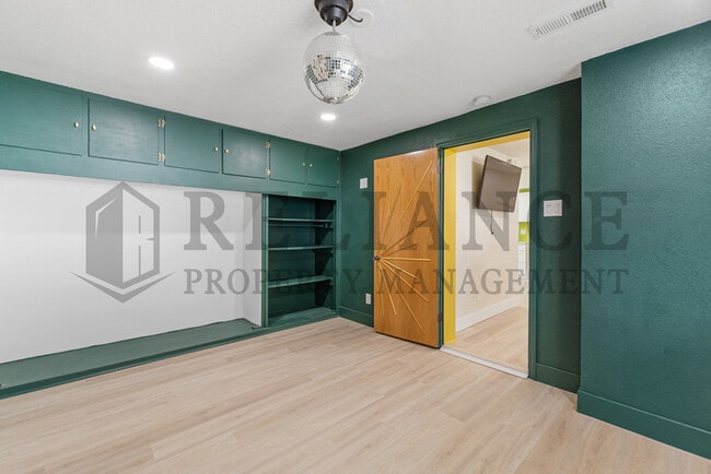 Building Photo - 522 Sunnyside Ct