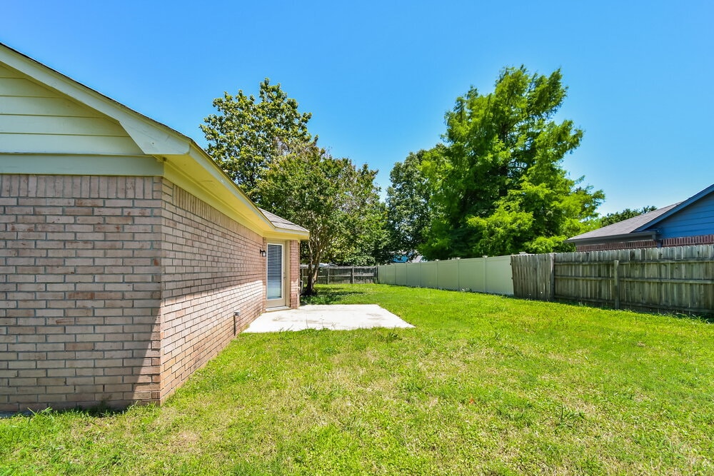 Building Photo - 6795 Black Oak Dr