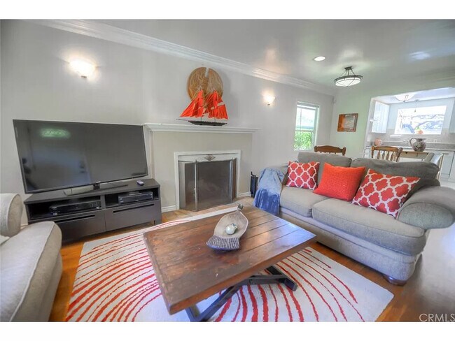 Building Photo - 2821 Greenfield Ave