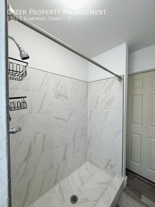 Building Photo - 2353 E Somerset St