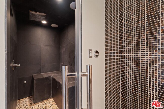 Building Photo - 4075 Los Nietos Dr