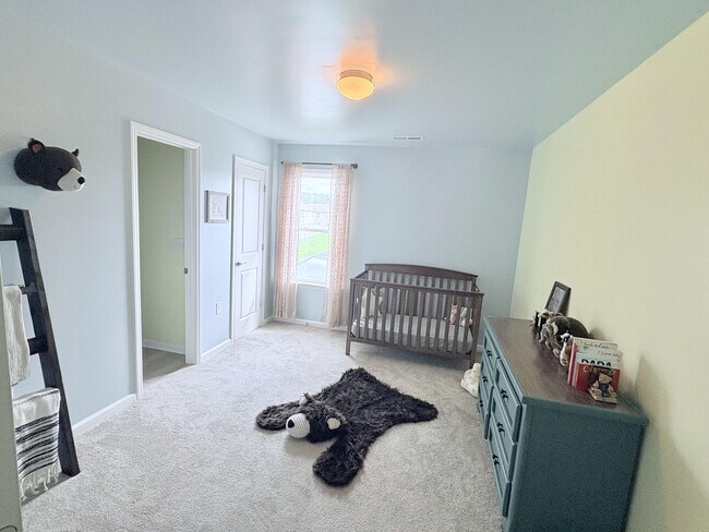 Building Photo - 456 Sullivan Loop Rd