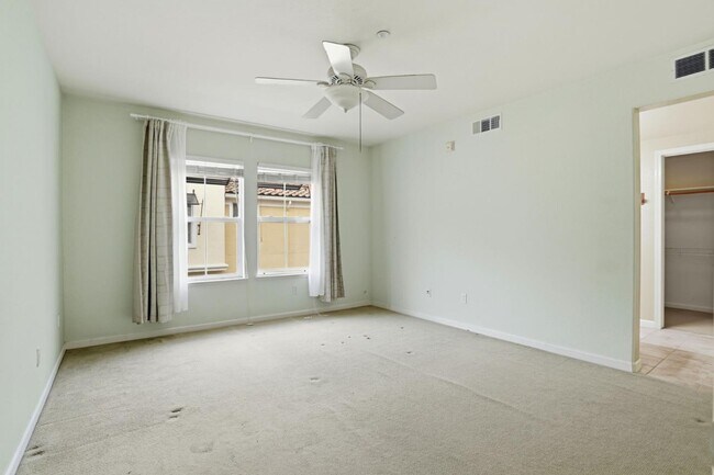 Building Photo - 1418 Allegado Alley