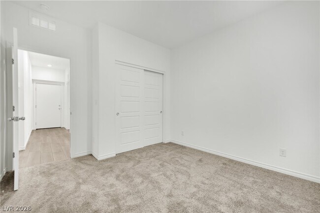 Building Photo - 600 N Carriage Hill Dr