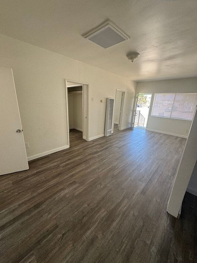 Building Photo - Cozy home in Wasco awaits your arrival! - ...
