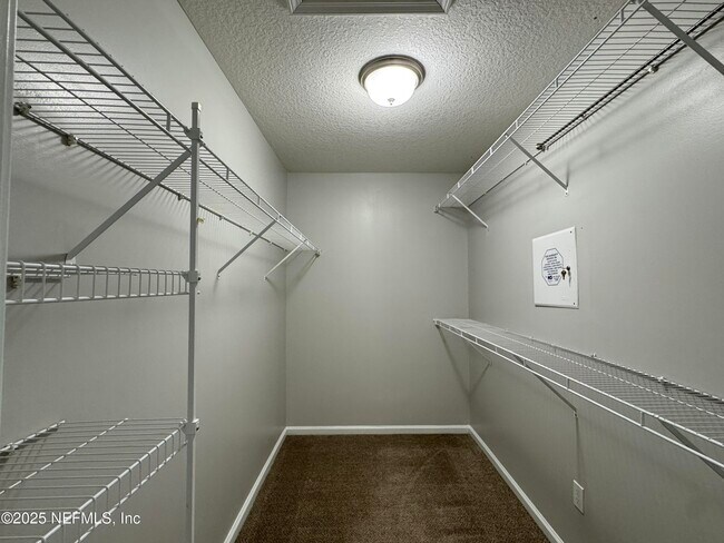 Building Photo - 94267 Woodbrier Cir