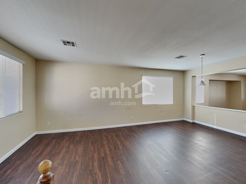 Building Photo - 903 Golden Poppy St