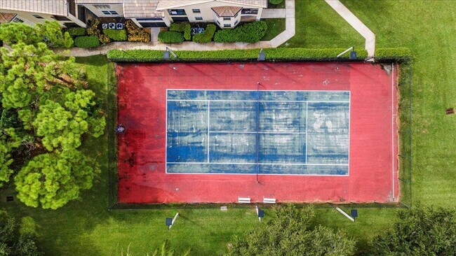 Building Photo - 110 SW Peacock Blvd