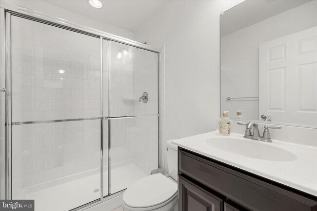 Building Photo - 408 Stayton St