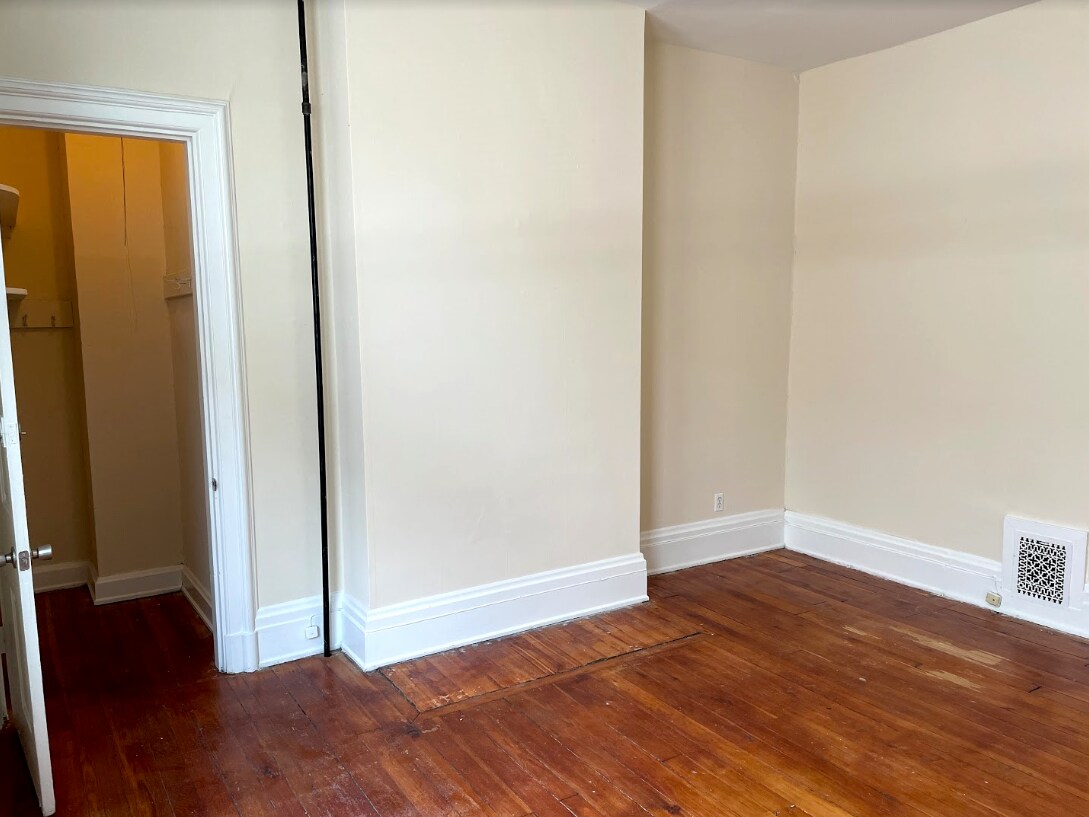 Building Photo - 2618 Eden Ave