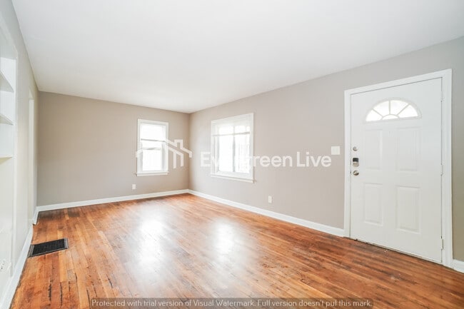 Building Photo - 2175 Delavan Dr