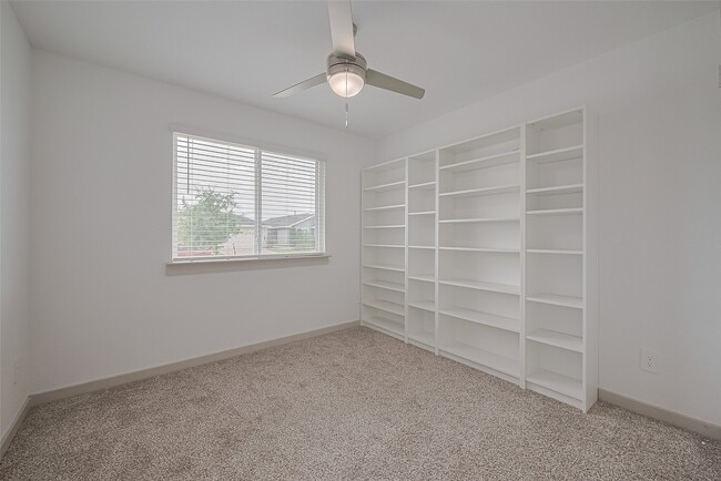 Building Photo - 12715 Basinghall Ln