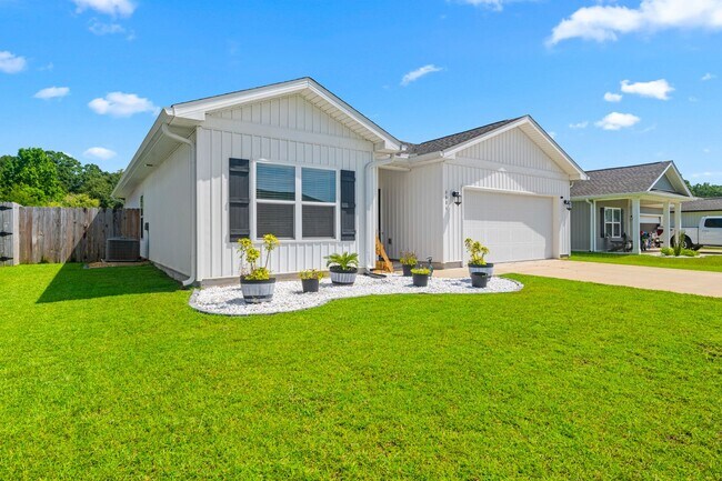 Building Photo - 6686 Sun Tree Cir