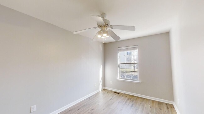 Building Photo - Townhome | Hard Surface Floors Through-Out...