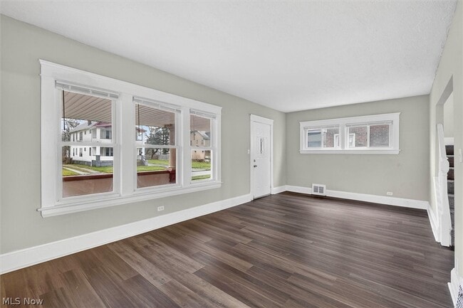 Building Photo - 12912 Maplerow Ave