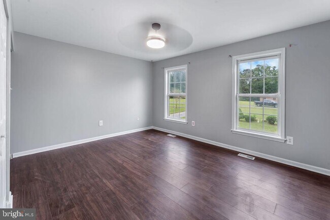 Building Photo - 5285 Stowe Ln