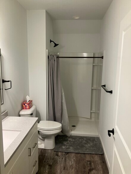 Building Photo - 5483 Adrian Cir