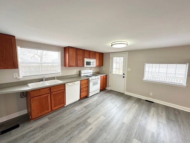 Building Photo - 7425 Cedar Dr