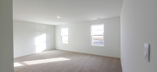 Building Photo - 4146 Viceroy St