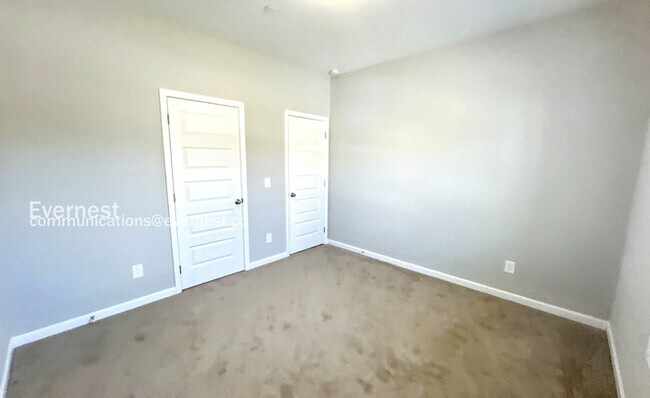 Building Photo - 1030 Echo Rdg Rd
