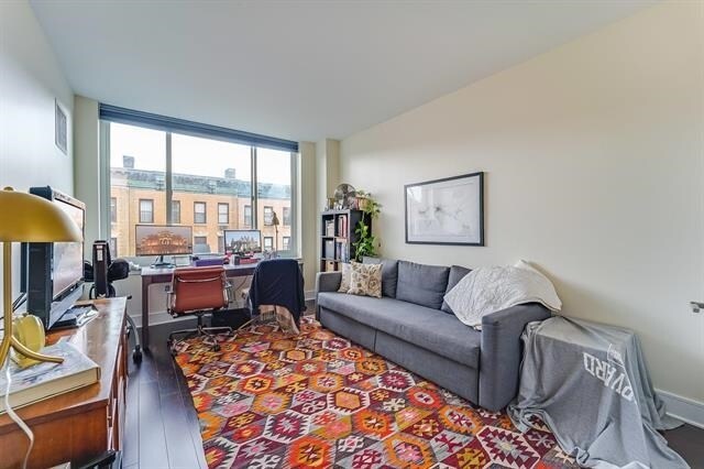 Building Photo - 1100 Maxwell Ln