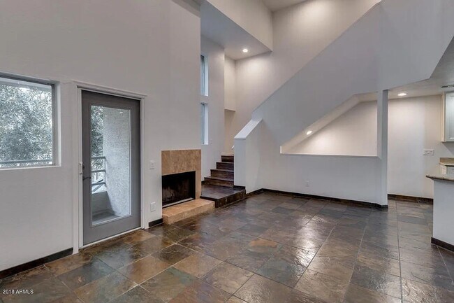 Building Photo - Renaissance Park Condo - Updated Penthouse...