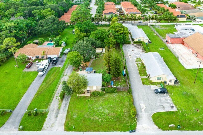 Building Photo - 2913 Gulfstream Rd