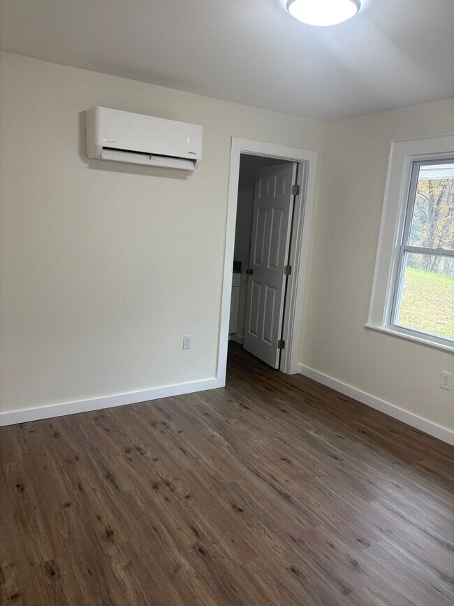 Building Photo - Newly remodeled house available now!