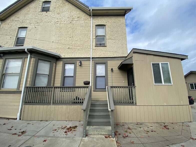 Building Photo - 1524 Bay St