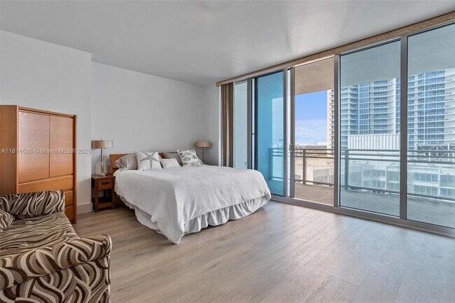 Building Photo - 3535 S Ocean Dr