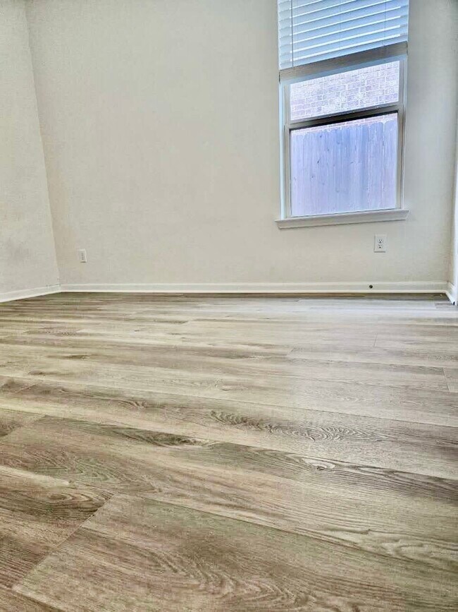 Building Photo - 28423 Aubrey Orchard Ln