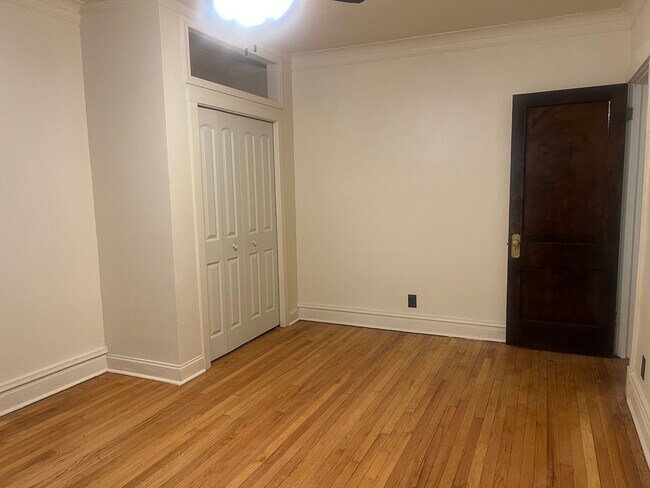 Building Photo - 6656 S Minerva Ave