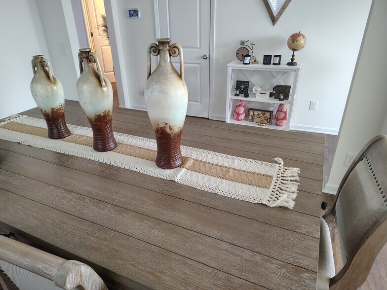 Building Photo - Room in House on Pennyroyal Wy