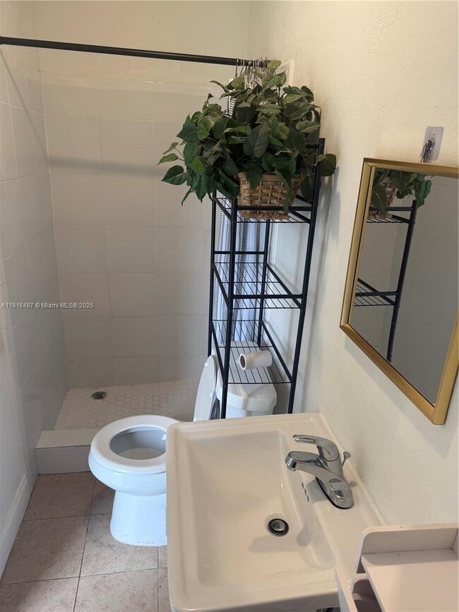 Building Photo - 2870 NW 19th St